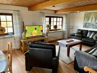 Wohnzimmer mit Ledergarnitur