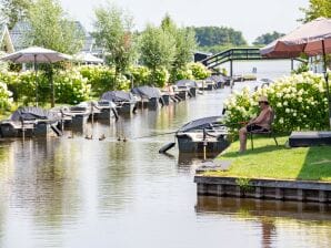 Holiday park Chalet mit zwei Bädern und einer Schaluppe in Giethoorn - Giethoorn - image1