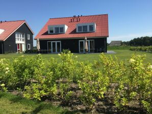 Vakantiepark Luxe villa met vier badkamers, gelegen in een natuurgebied - Paasloo - image1