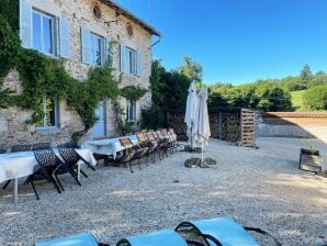 Holiday Home in Saint-Léonard with Pool