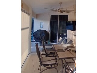 Shade is possible and moveable