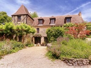 Vakantiepark Sprookjesachtig huis in Aquitaine op een landgoed - Les Eyzies-de-Tayac-Sireuil - image1