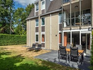 Holiday park Well-kept apartment near beach in Texel - Den Burg - image1