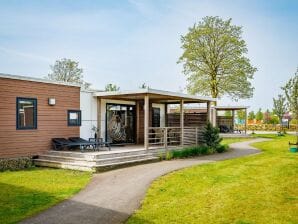 Vakantiepark Fraai chalet met twee badkamers, nabij een meer - Maurik - image1