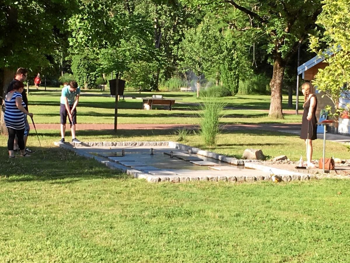 Abenteuer Mini-Golf im Kurpark Bad Bellingen