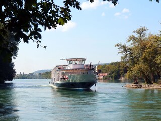 Rheinschifffahrt bei Rheinfelden