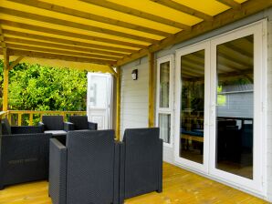 Holiday park Chalet with a terrace in a beautiful setting - Udenhout - image1