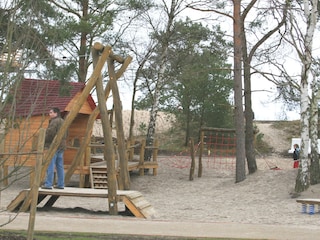 Kinderspielplatz in 80 m