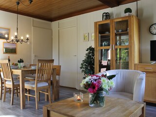 Esstisch im Wohnzimmer