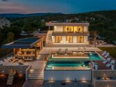 Luxury Villa Arya with 6-bedroom, 77sqm heated pool