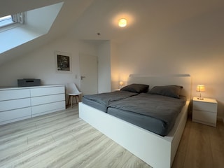 Schlafzimmer 4