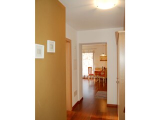 Der Eingangsbereich mit Garderobe