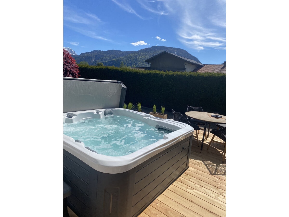 Whirlpool mit Terrasse