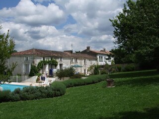 Casa de vacaciones Saint-Bris-des-Bois Grabación al aire libre 2