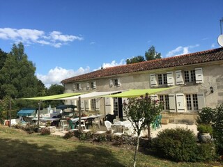 Casa de vacaciones Saint-Bris-des-Bois Grabación al aire libre 3