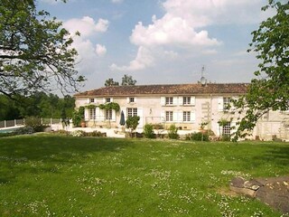 Casa de vacaciones Saint-Bris-des-Bois Grabación al aire libre 4