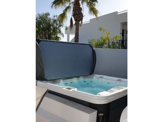 Jacuzzi auf der Terrasse