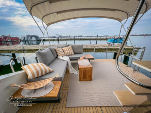 Hausboot Motoryacht  „Futura“, Urlaub im Yachthafen - Burgtiefe - image1