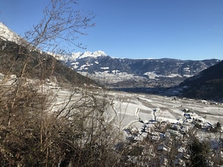 Terlan im Hintergrnd Bozen