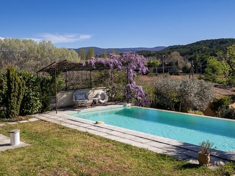 Villa vacanze con piscina a sfioro â€“ 913 GAR