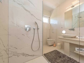 Villa Maslenica Caratteristiche 40