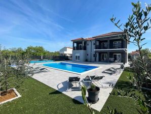 Villa Ela with heated pool - Murvica - image1