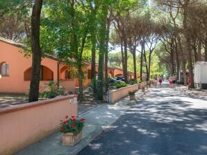 Parque de vacaciones Amplio bungalow dentro del camping - Lido de Espina - image1