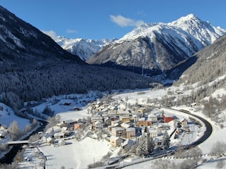 Blick auf Lavin Tal aufwärts