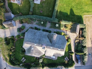 Ansicht von oben auf das gesamte Landhaus Föhr