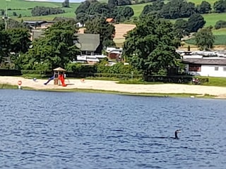 Sandstrand mit Spielplatz