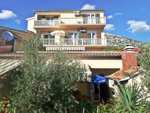 Parc de vacances Appartement à Starigrad Paklenica avec une grande terrasse - Starigrad - image1