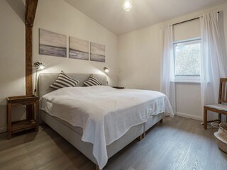 Schlafzimmer mit 1 Boxspringbett (180 x 200 cm)
