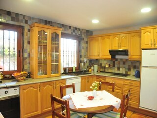 Farmhouse Dueñas Features 29