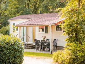 Gemütliches Chalet mit überdachter Terrasse in einem Ferienpark am Leukermeer - Geijsteren - image1