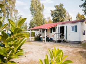 Parc de vacances Chalet confortable sur le lac de Loèche - Geijsteren - image1