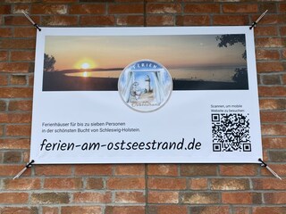 Unser Banner zwischen den Häusern