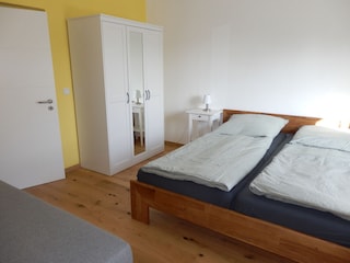 Schlafzimmer Bett 180x200