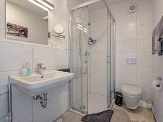 Bad in der ersten Etage mit Dusche und WC