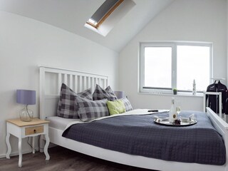 Masterbedroom mit Lage zur Marina