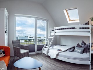 Schlafzimmer 2 mit Etagenbett, unten 2 oben 1 Person