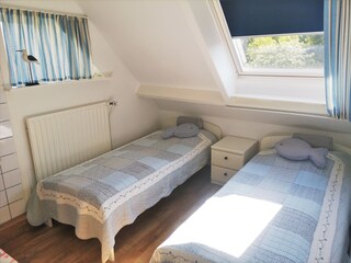 Schlafzimmer 2