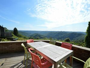 Vakantiehuis Knus huis in Rochehaut met prachtig uitzicht en hot tub - Vresse-sur-Semois - image1