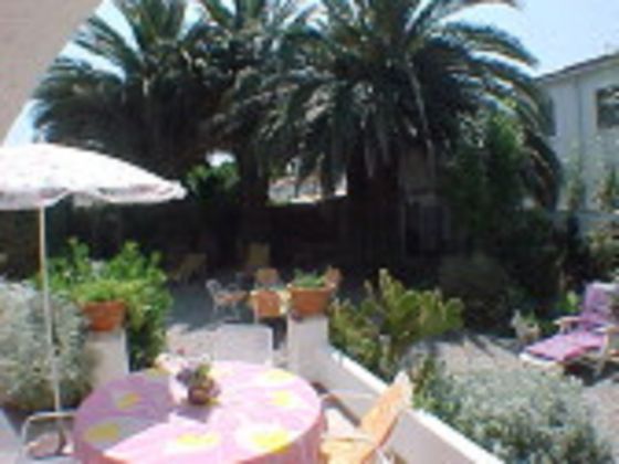 wohnzimmer palmenarten:Ferienhaus Palmengarten, Spanien – Costa Brava – Familie Hans und wohnzimmer palmenarten:Ferienhaus Palmengarten, Spanien – Costa Brava – Familie Hans und ~ wohnzimmer palmenarten