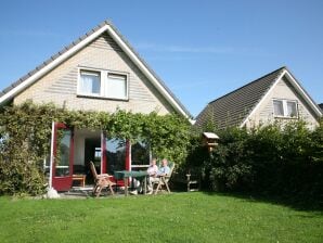 Holiday park Beautiful house with jetty near IJsselmeer - Medemblik - image1