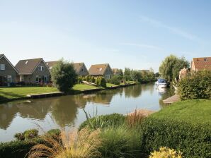 Holiday park Schönes Ferienhaus mit Bootssteg am IJsselmeer - Medemblik - image1