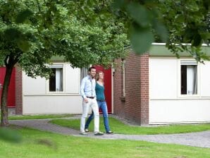 Parc de vacances Bungalow cosy avec micro-ondes au milieu de De Maasduinen - Arcen - image1