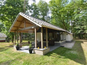 Vakantiehuis Vrijstaande bungalow met heerlijk overdekt terras op een natuurrijk park - Stramproy - image1