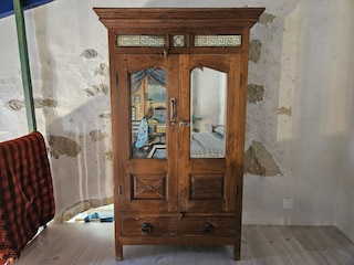 Wunderschöner Kleiderschrank