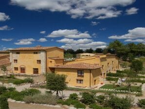 Apartment Grazioso appartamento con piscina in comune - Gambassi Terme - image1