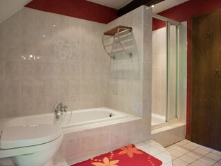 Holiday house Spa Features 11